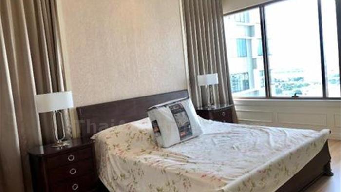 คอนโด-ให้เช่า-ดิ-เอ็มโพริโอ-เพลส