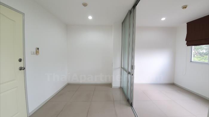 condominium-for-rent-lumpini-condotown-nida-sereethai-2