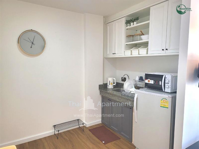 BaanRim Sathorn Apartment image 4