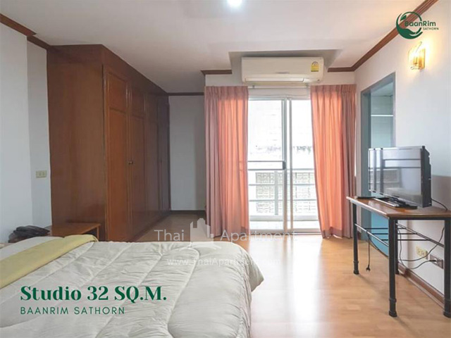 BaanRim Sathorn Apartment image 6