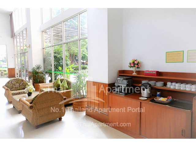 J Town Serviced Apartments image 4