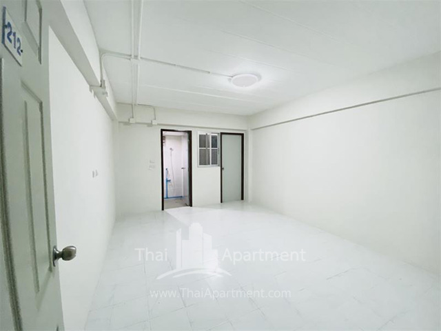 yingjaroen apartment image 3
