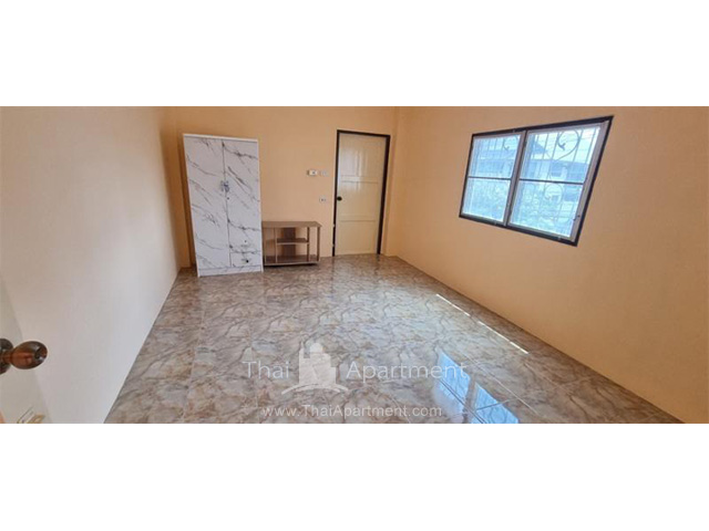 Apartment image 4