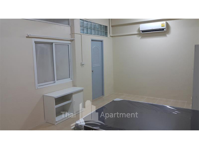Room for rent at Chan 35 Sathorn image 6