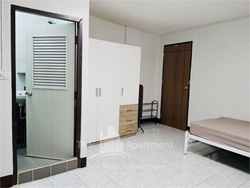 Room for rent near Huachiew hospital image 4