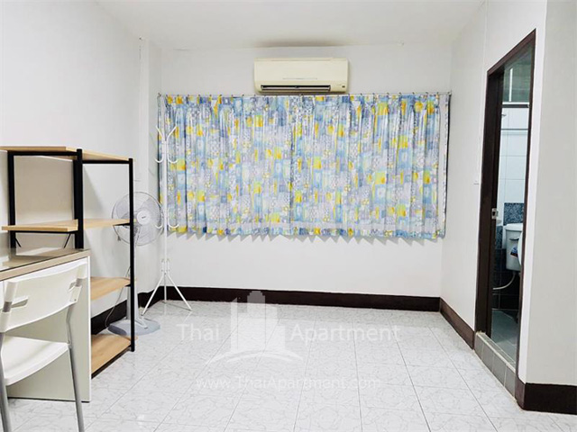 Room for rent near Huachiew hospital image 3