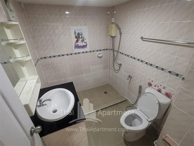 Baan Khun Mae Sathon Bangkok