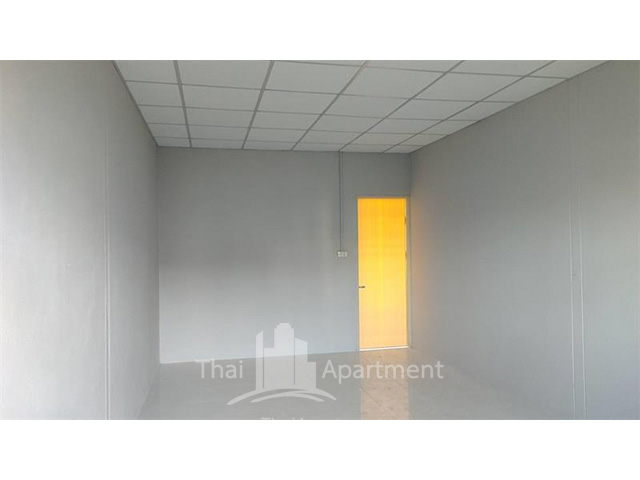 Room for rent on Ramkamhaeng rd. image 4