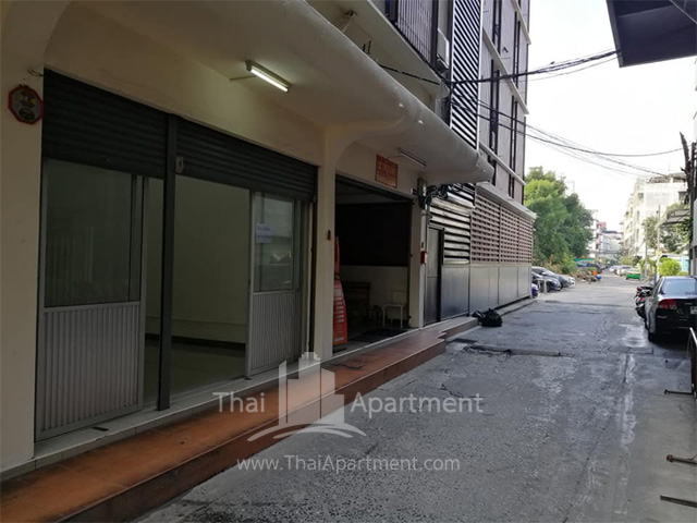 Chokdee Apartment MRT Bang Yi Khan image 8
