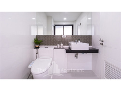 AEON HOUSE - Silom / Suriwong Residence 7-10 mins from BTS Sala Daeng and BTS Chong Nonsi. รูปที่ 9