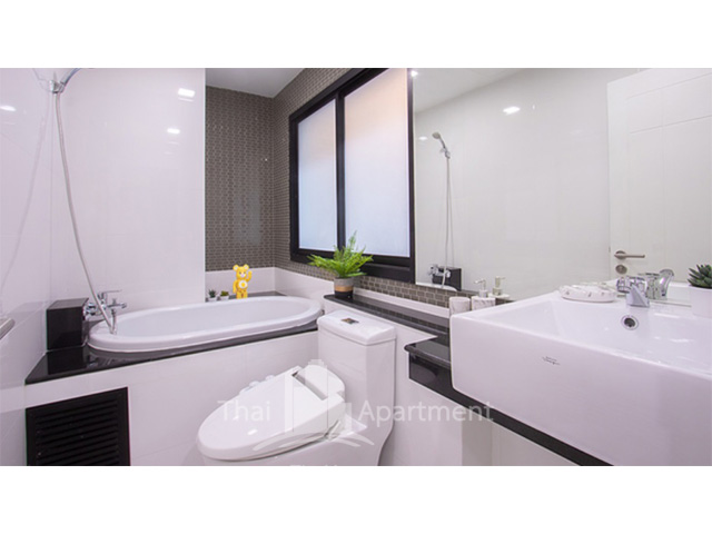 AEON HOUSE - Silom / Suriwong Residence 7-10 mins from BTS Sala Daeng and BTS Chong Nonsi. รูปที่ 18
