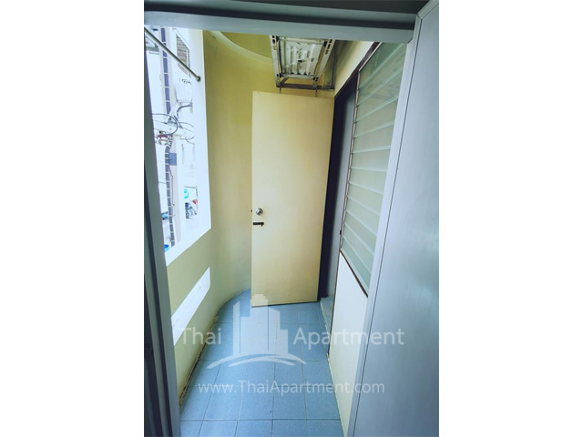 Liaw Apartment image 7