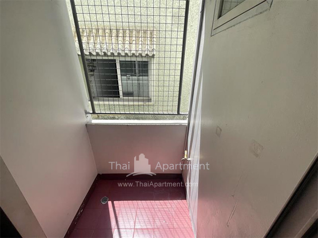 Tangphatorn Apartment image 3