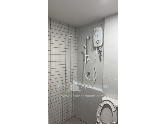 Baan Fun Dee Apartment (Female Only) image 9