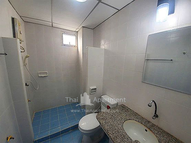 Nampetch Mini Apartment image 3