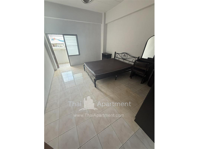 Romyen Apartment image 3