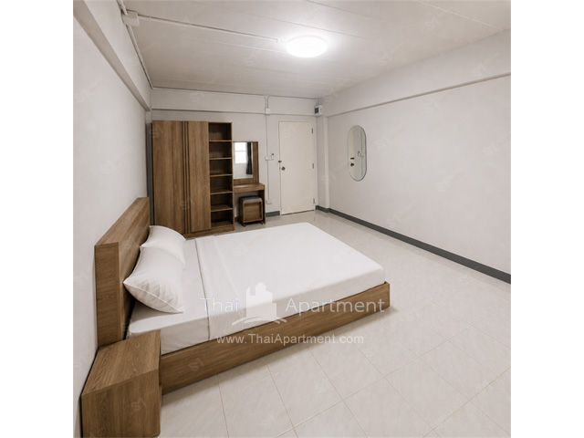 Domethong Apartment image 3