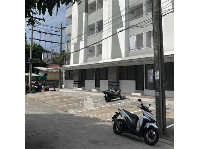 Domethong Apartment image 10