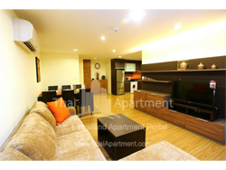 Tropical Langsuan Service Apartment image 3