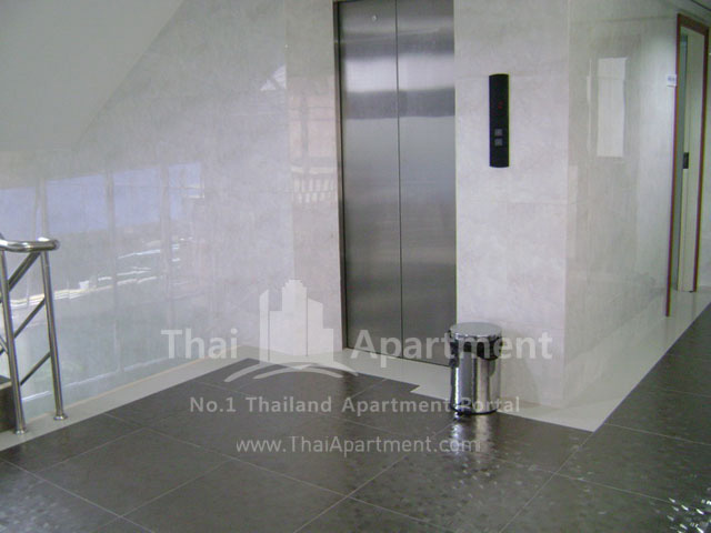 ESCAP Apartment image 7