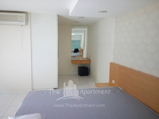 room15: room for rent near chulalongkorn university, silom road image 2