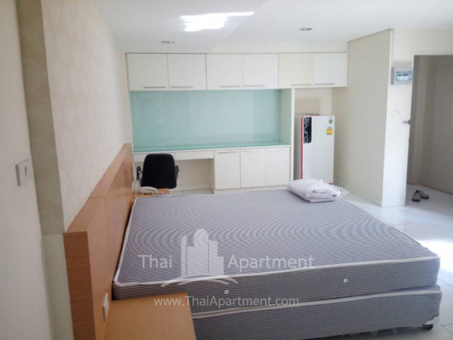 room15: room for rent near chulalongkorn university, silom road image 3