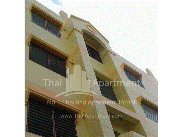 Golden House apartment image 2