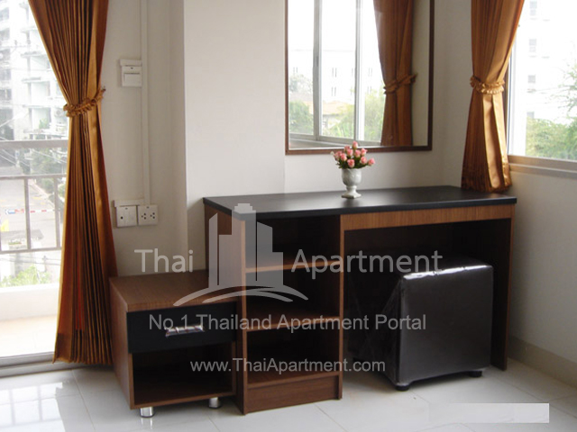 Nawarin Ratchada Apartment image 2