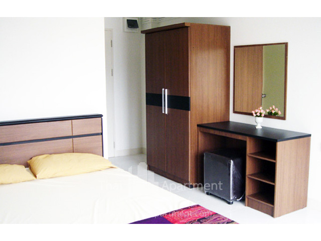 Nawarin Ratchada Apartment image 4