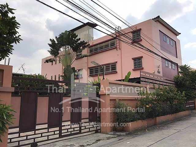 Baan Somdang Apartment image 1